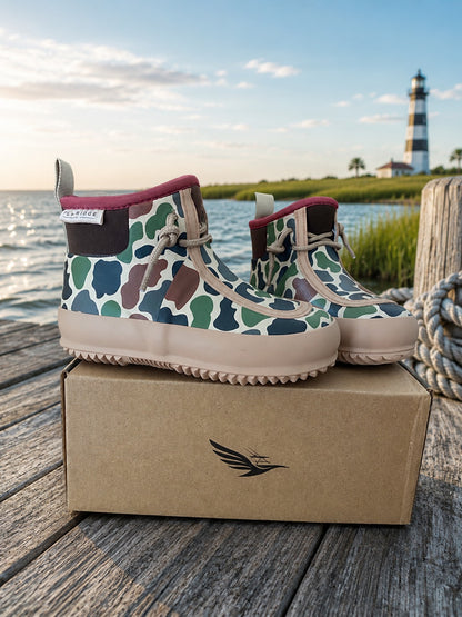 Little Skipper duck camo boots on their box